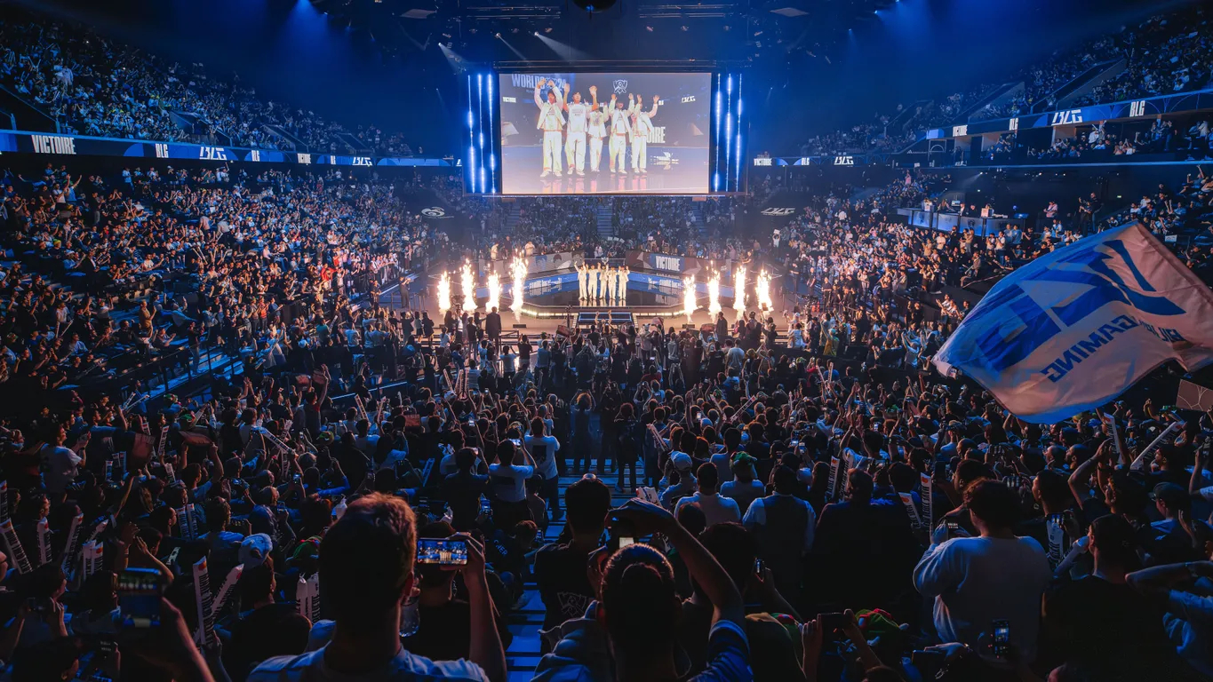 英雄联盟S15版本更新解析：强势英雄推荐与出装建议，助你轻松上分